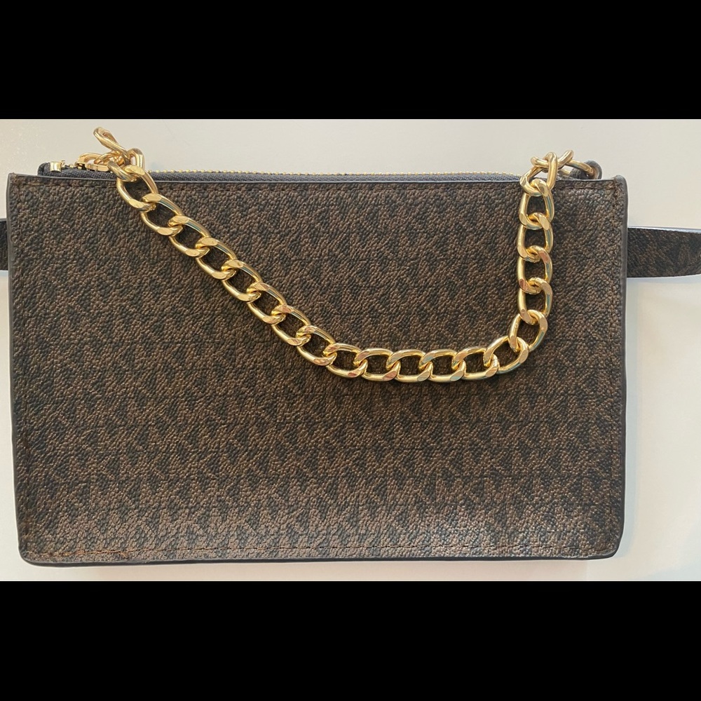 New with tags Michael Kors Fanny Pack With beautiful gold chain. Retails for $55
